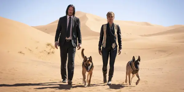 John Wick se promène dans le désert avec son chien dans le chapitre 3 – Parabellum