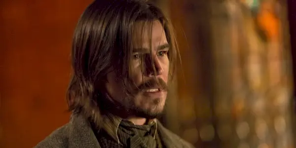 Ethan Chandler (Josh Harnett) sieht in „Penny Dreadful“ verwirrt aus