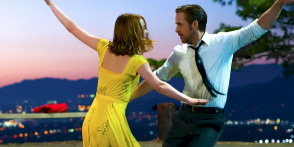 Emma Stone y Ryan Gosling bailando en La La Land