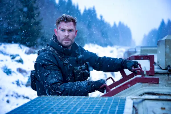 chris hemsworth, extrakce 2