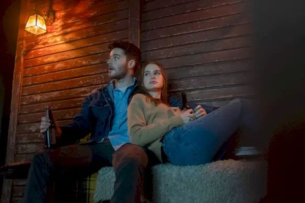 Froy Gutierrez, Madelaine Petsch, la trilogia di Strangers