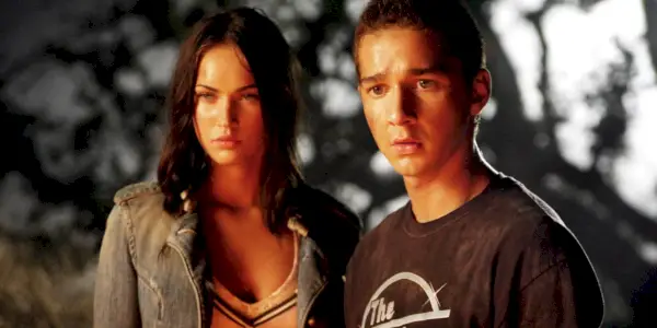 Megan Fox e Shia LaBeouf in Transformers (2007)