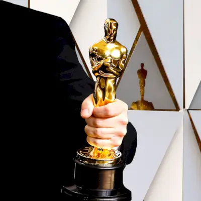 Prêmio Oscar em mãos
