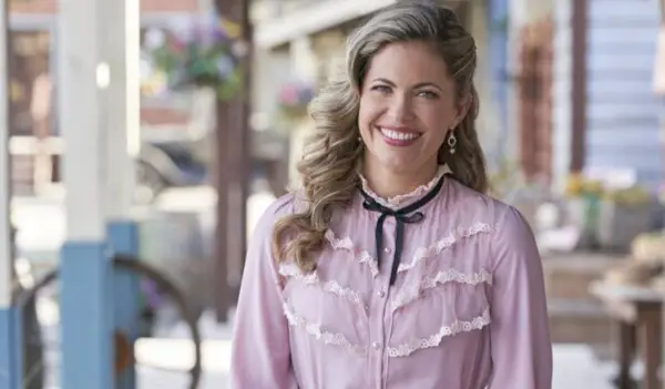 Pascale Hutton, Keď volá srdce