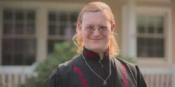 amor no espectro James Jones fantasiado