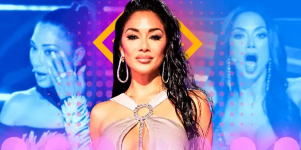 Nicole Scherzinger z The Masked Singer w różowym rozmyciu ftrdd eiyh i różowym tle
