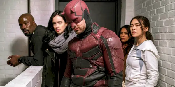 Luke Cage, Jessica Jones, Daredevil, Claire Temple a Colleen Wing v The Defenders