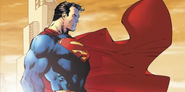 Superman nei fumetti con il mantello che vola nel vento