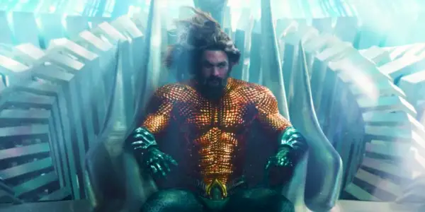 Arthur Curry como el Rey de la Atlántida en Aquaman y el Reino Perdido