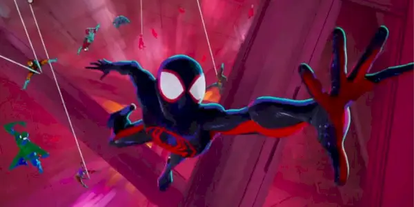 Miles Morales contra The Spot en Spider-Man Across the Spider-Verse