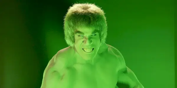 Lou Ferrigno jako Hulk na zdjęciu promocyjnym z serii Hulk z 1978 roku.