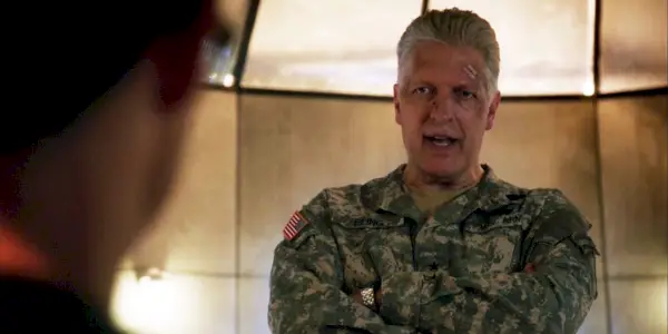 Clancy Brown ako generál Wade Eiling vo Flash Season 1