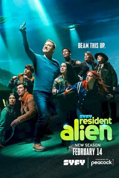 Resident Alien Season 3 Plagát zobrazujúci Alana Tudyka prevracajúceho UFO