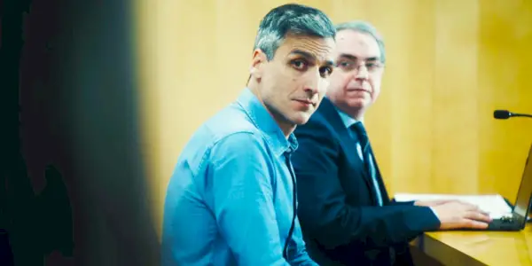 Raúl Prieto nel ruolo di Manu in Corpo ardente