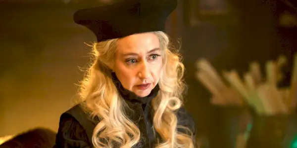 Kristen Schaal ako sprievodca v tom, čo robíme v tieni