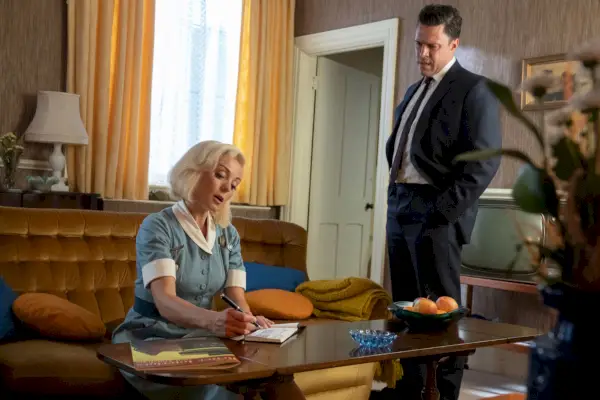 helen george ako trixie franklinová, olly rix ako matthew aylward, volajte sezónu pôrodných asistentiek 13