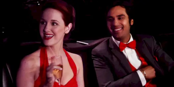 Laura Spencer als Emily Sweeney und Kunal Nayyar als Raj in The Big Bang Theory