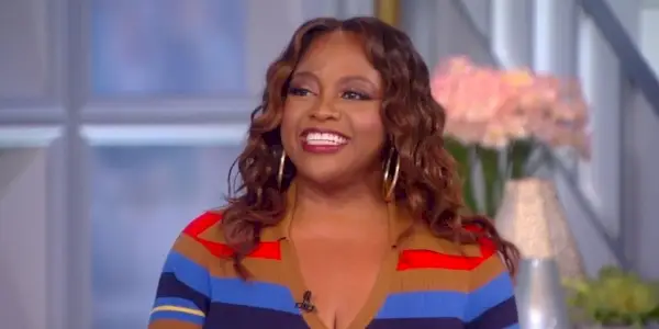 Sherri Shepherd s úsměvem v The View