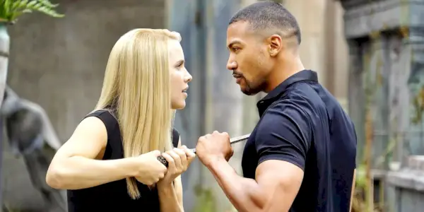 Rebekah e Marcel litigano per una spada in The Originals