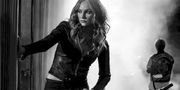 Wendy dans une veste en cuir dans Sons of Anarchy