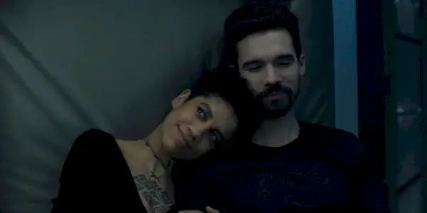 Holden y Naomi en La Expansión