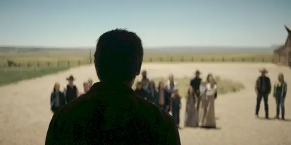 Royal affronta la sua famiglia nella stagione 2 di Outer Range, episodio 7