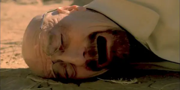 Un Walt llorando después de que Jack Welker mata a Hank en Breaking Bad