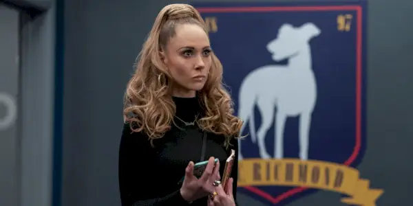 Keeley v centrále Richmondu v Ted Lasso