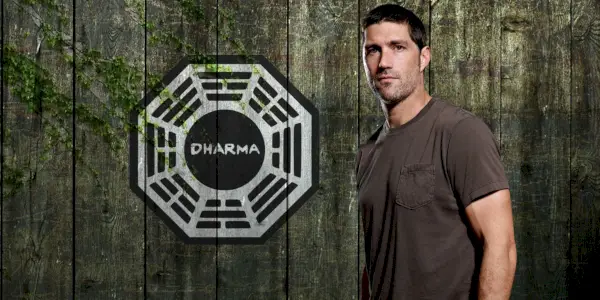 Matthew Fox som Jack Shepherd i Lost Dharma-logoen