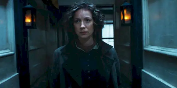 Caitríona Balfe jako Claire Fraser w 7 sezonie Outlandera