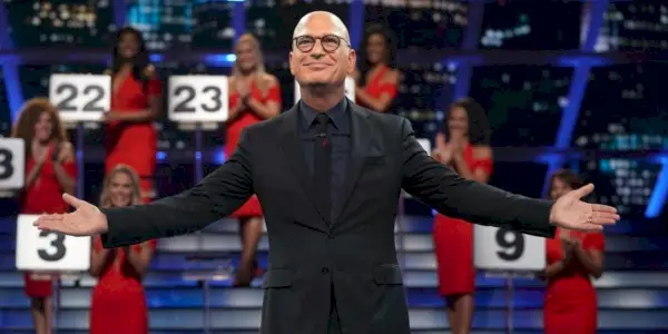 Howie Mandel prezentuje na Deal or No Deal