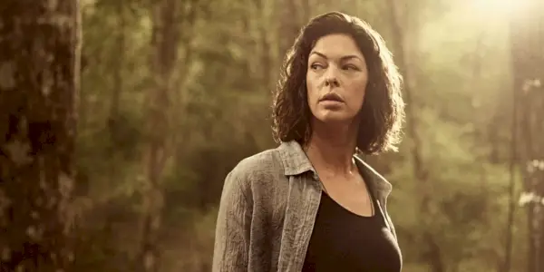 Jadis sola en el bosque en The Walking Dead