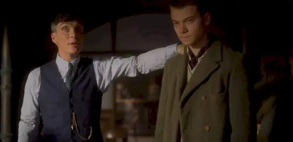 Peaky Blders temporada 6 Tommy Shelby Cillian Murphy i Duke Shelby Conrad Khan