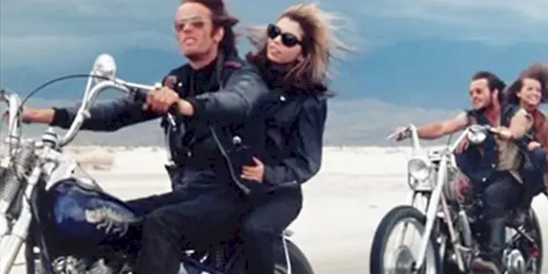 זוגות על אופניים ב-The Wild Angels