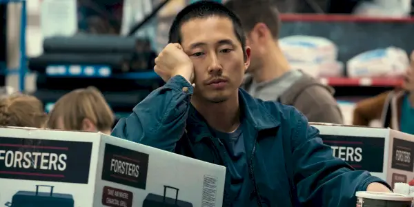 Danny (Steven Yeun) w „Wołowinie” wygląda na przygnębionego