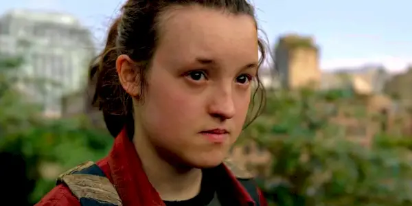 Bella Ramsey als Ellie sieht in „The Last of Us“ verängstigt aus