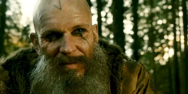 Vikings Floki sonriendo en el final de la serie