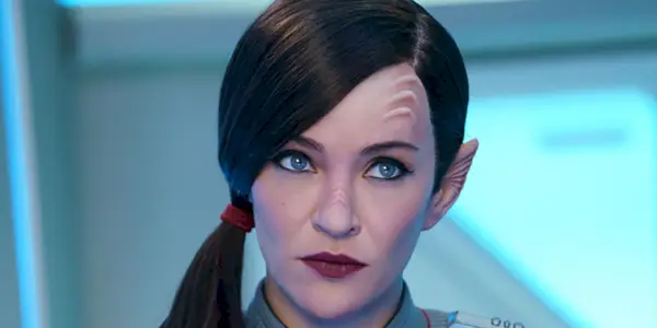 Jessica Szohr vyzerá v The Orville spýtavo
