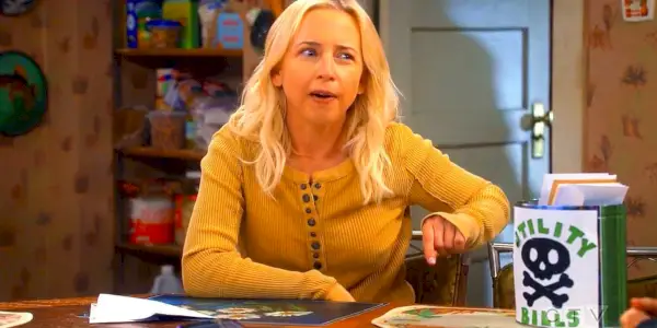 Becky szczęśliwie wykonuje rachunek za media w odcinku 4 sezonu 5 The Conners