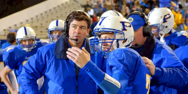 Eric trénuje v programe Friday Night Lights.