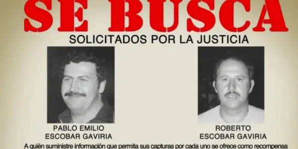 En Wanted-plakat med ansikter til både Pablo og Roberto Escobar