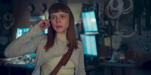 Shira Haas como Iris Maplewood en Bodies