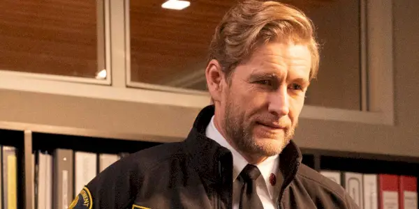 ステーション19でルーカス・リプリー署長を演じるブレット・タッカー