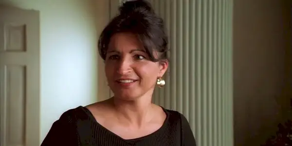 Charmaine Bucco sorrindo em Os Sopranos.