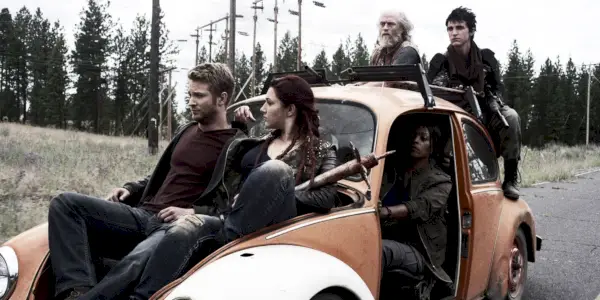 Mack, Addy, Warren, Doc a 10K v aute a na aute v Z Nation