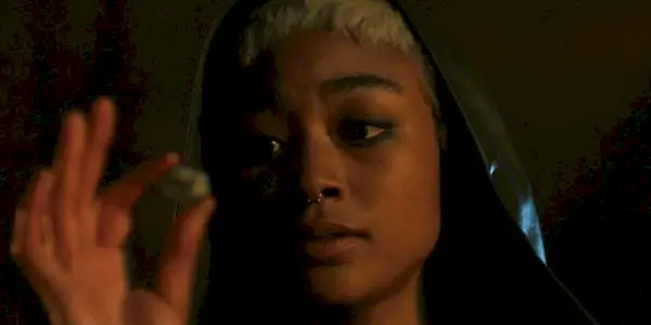 Gaia ser på The Flame In The 100