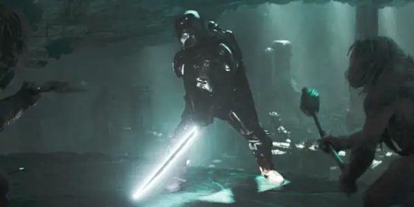 Mandalorian kæmper med Darksaber i sæson 3