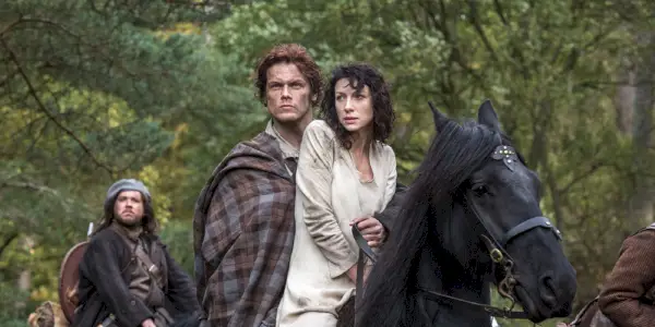 Jamie og Claire til hest i sæson 1 af