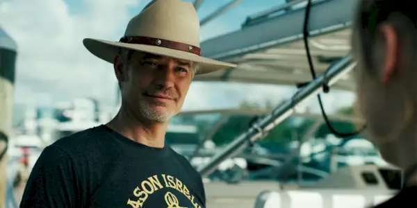 Timothy Olyphant wyglądający na zdezorientowanego jako Henri w „Jestem numerem cztery”.