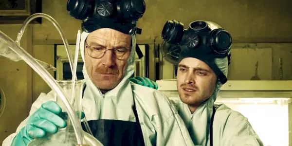 Walter a Jesse varili pervitín v Breaking Bad.
